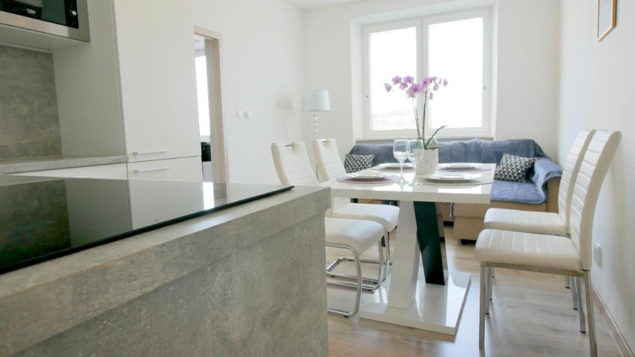 Apartman U Louckeho Klastera 2 Plus Kk Znojmo Exterior photo